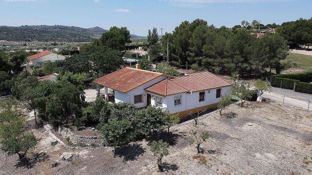 Foto 1 de Venta de casa rural en Caudete de 3 habitaciones con terraza y piscina