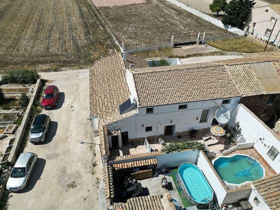 Foto 1 de Casa rural en venta en Jumilla de 5 habitaciones con piscina y calefacción