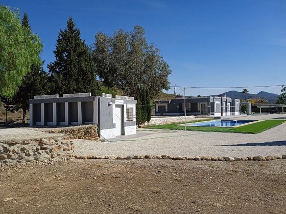 Foto 1 de Casa en venta en El Fondo de les Neus-El Hondon de las Nieves de 4 habitaciones con piscina
