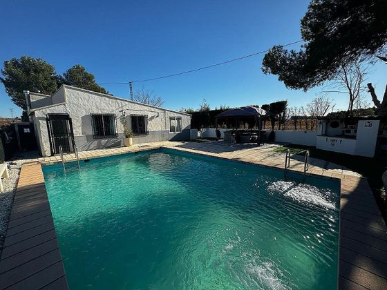 Foto 2 de Venta de casa en Villena de 4 habitaciones con terraza y piscina