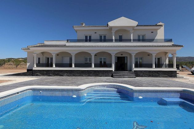 Foto 2 de Venta de casa en Pinós de 6 habitaciones con terraza y piscina