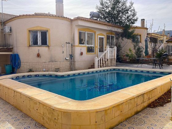 Foto 1 de Venta de casa en Castalla de 3 habitaciones con terraza y piscina