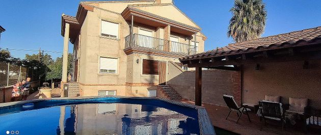 Foto 1 de Casa en venda a Caudete de 4 habitacions amb piscina i garatge