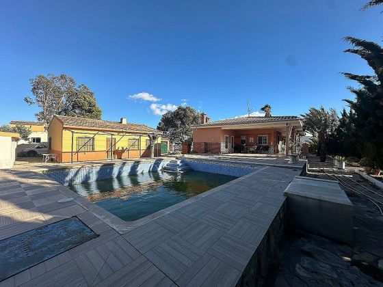 Foto 2 de Casa en venta en Agost de 5 habitaciones con piscina y garaje