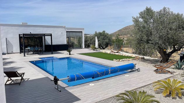 Foto 2 de Casa en venta en Abanilla de 3 habitaciones con piscina y garaje