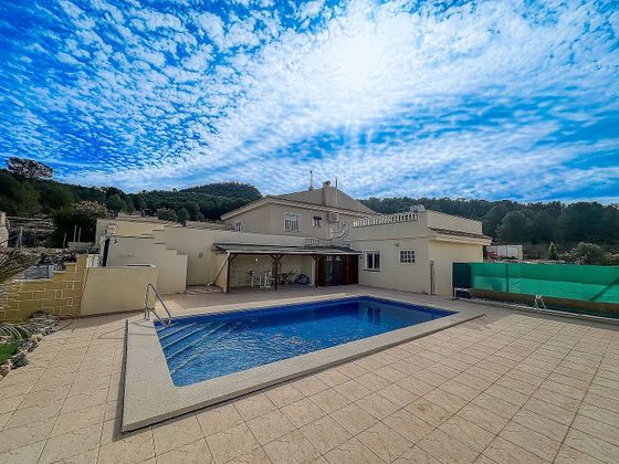 Foto 1 de Casa en venda a Pinós de 4 habitacions amb terrassa i piscina