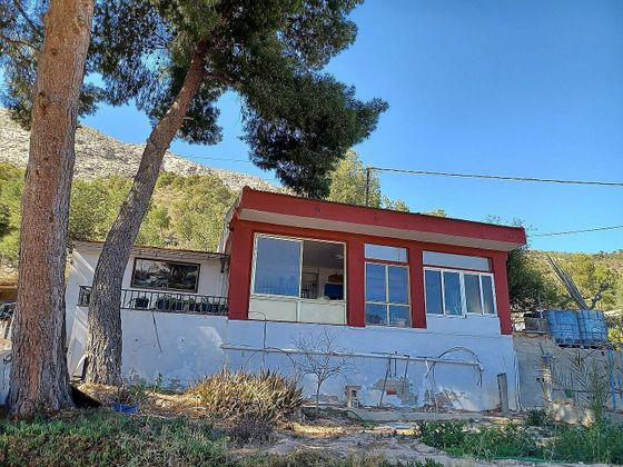 Foto 1 de Casa rural en venda a Petrer de 3 habitacions amb garatge