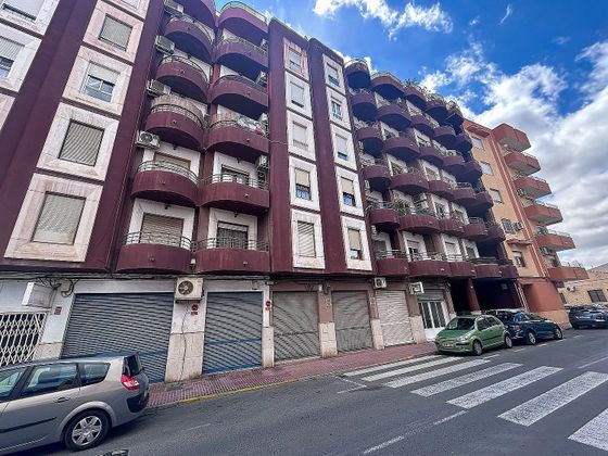 Foto 1 de Piso en venta en Monóvar/Monòver de 4 habitaciones con terraza y balcón