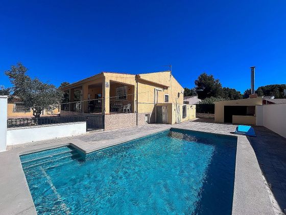 Foto 1 de Casa en venta en Tibi de 4 habitaciones con piscina y aire acondicionado
