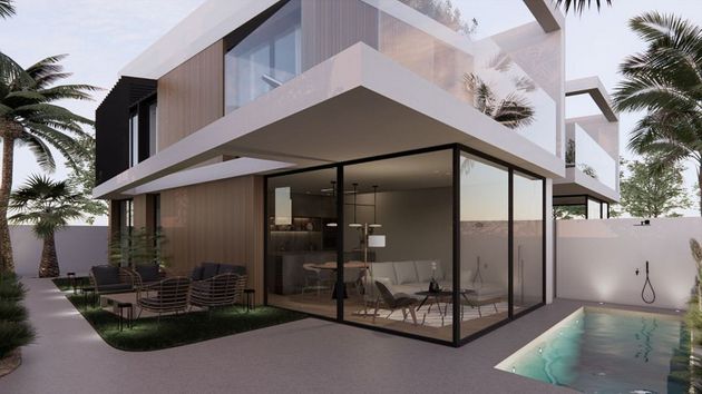 Foto 2 de Casa adossada en venda a avenida Sánchez Lozano de 3 habitacions amb terrassa i piscina