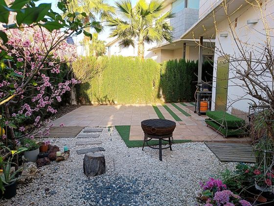 Foto 2 de Piso en venta en avenida De Almeria de 2 habitaciones con piscina y jardín