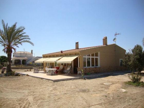 Foto 2 de Chalet en venta en Las Bayas de 4 habitaciones con terraza y aire acondicionado