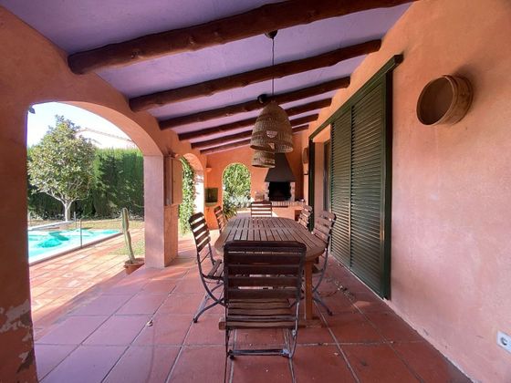 Foto 1 de Chalet en venta en calle Sant Miquel de Fluvia de 4 habitaciones con terraza y piscina