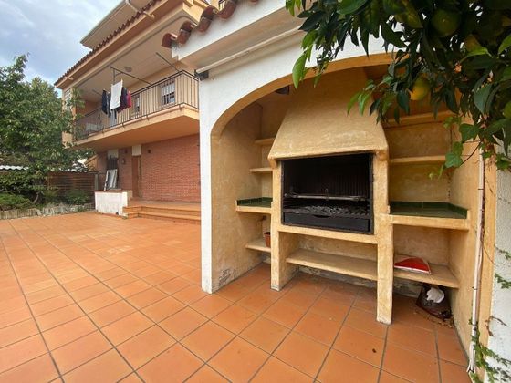 Foto 1 de Venta de casa en calle Cardenal Vidal i Barraquer de 6 habitaciones con terraza y piscina