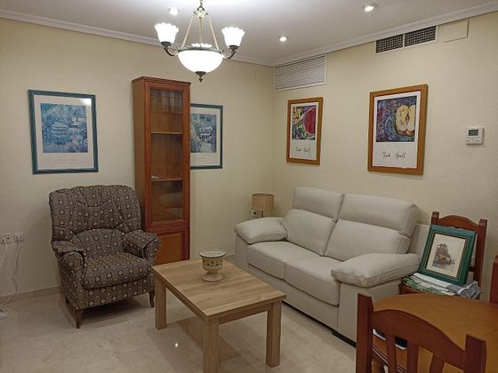 Foto 1 de Alquiler de piso en Zona Centro de 1 habitación con muebles y aire acondicionado
