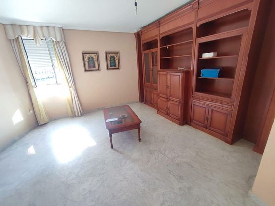 Foto 2 de Casa en venda a Sta. Marina - San Andrés - San Pablo - San Lorenzo de 4 habitacions amb garatge i aire acondicionat