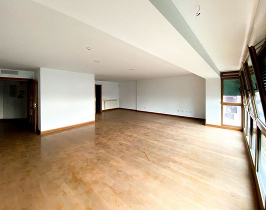 Foto 1 de Pis en venda a Ensanche - Diputación de 4 habitacions amb garatge i aire acondicionat