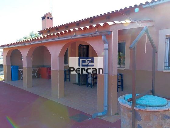 Foto 2 de Chalet en venta en Pueblo Español-Coveta Fumá de 3 habitaciones con jardín y aire acondicionado