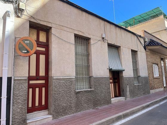 Foto 1 de Casa adossada en venda a Centro - Santa Pola de 3 habitacions amb terrassa