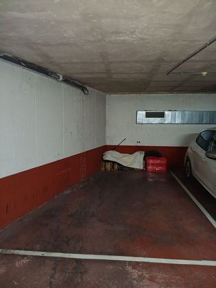 Foto 2 de Garaje en venta en calle Vicent Andrés Estellés de 12 m²
