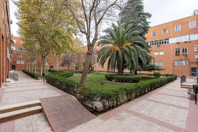 Foto 1 de Pis en venda a Covibar - Pablo Iglesias de 4 habitacions amb terrassa i jardí