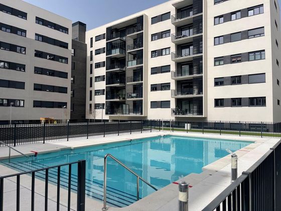Foto 1 de Alquiler de piso en Centro - Rivas-Vaciamadrid de 3 habitaciones con terraza y piscina