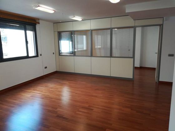 Foto 1 de Oficina en venta en Centro - Móstoles con aire acondicionado