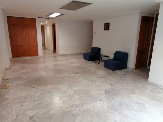 Foto 2 de Oficina en venda a Ensanche - Diputación amb aire acondicionat