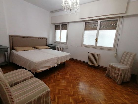 Foto 2 de Piso en alquiler en Ensanche - Diputación de 3 habitaciones con muebles y calefacción
