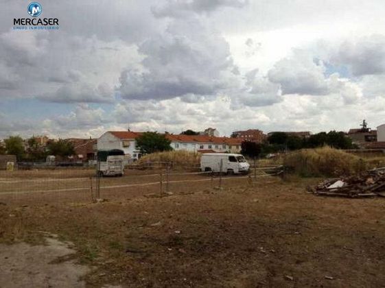 Foto 2 de Venta de terreno en Cabanillas del Campo de 2469 m²