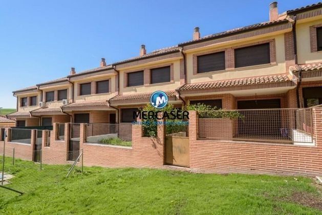 Foto 2 de Casa en venta en Valdeolmos de 4 habitaciones con terraza y piscina