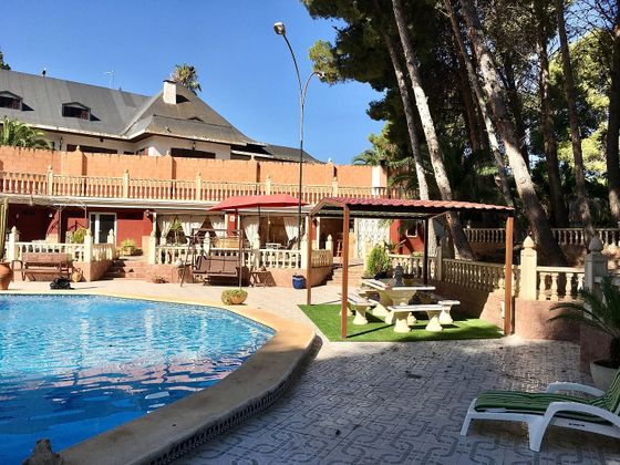 Foto 1 de Chalet en venta en Monóvar/Monòver de 10 habitaciones con terraza y piscina