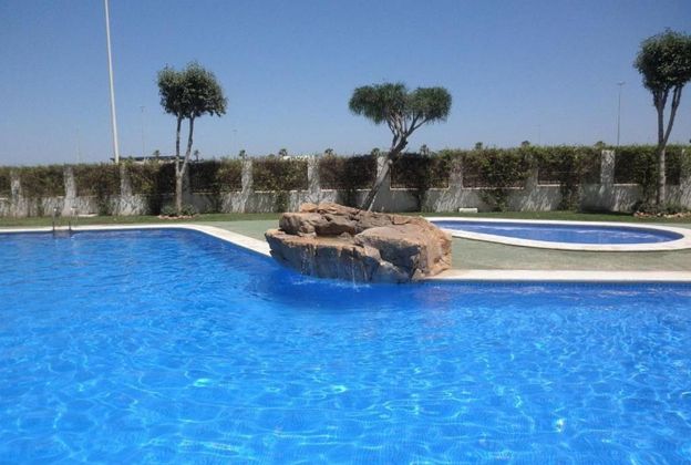 Foto 1 de Pis en venda a Puerto Deportivo de 3 habitacions amb terrassa i piscina