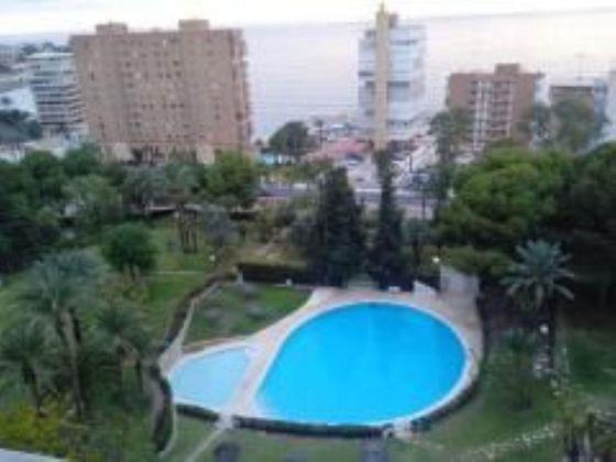 Foto 2 de Venta de piso en Albufereta de 2 habitaciones con terraza y piscina