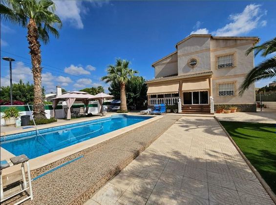 Foto 1 de Xalet en venda a Los Girasoles de 5 habitacions amb terrassa i piscina