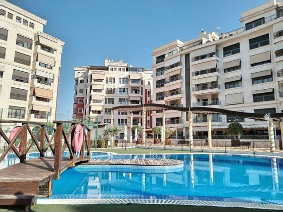 Foto 1 de Pis en venda a El Raval - Portes Encarnades de 3 habitacions amb terrassa i piscina
