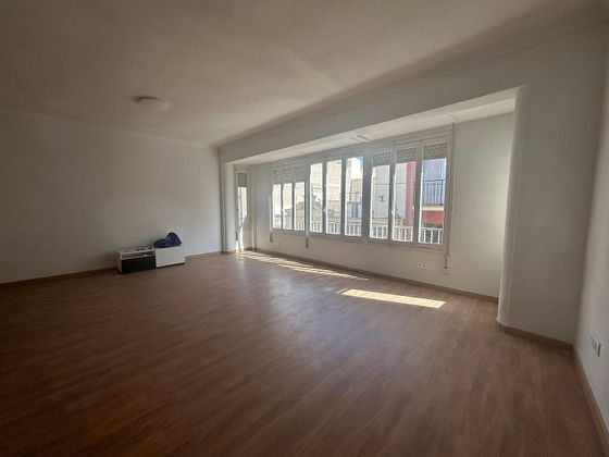 Foto 1 de Alquiler de piso en Centro - Elche de 3 habitaciones con aire acondicionado y ascensor