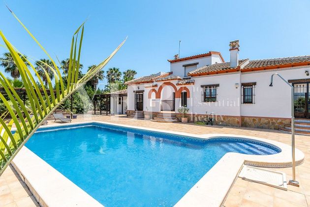 Foto 1 de Casa rural en venta en Daya Vieja de 4 habitaciones con terraza y piscina