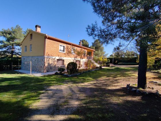 Foto 2 de Xalet en venda a Garganta de los Montes de 8 habitacions amb terrassa i garatge