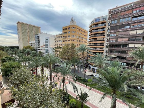 Foto 1 de Venta de piso en San Juan de Alicante/Sant Joan d´Alacant de 4 habitaciones con balcón y aire acondicionado