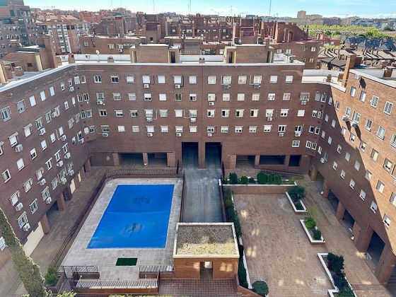 Foto 2 de Pis en venda a Prado Santo Domingo - Ensanche de 3 habitacions amb piscina i garatge