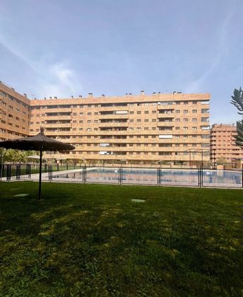 Foto 1 de Pis en venda a El Quiñón de 4 habitacions amb terrassa i piscina