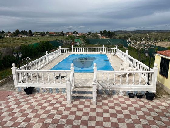 Foto 1 de Xalet en venda a Colmenar de Oreja de 5 habitacions amb piscina i jardí