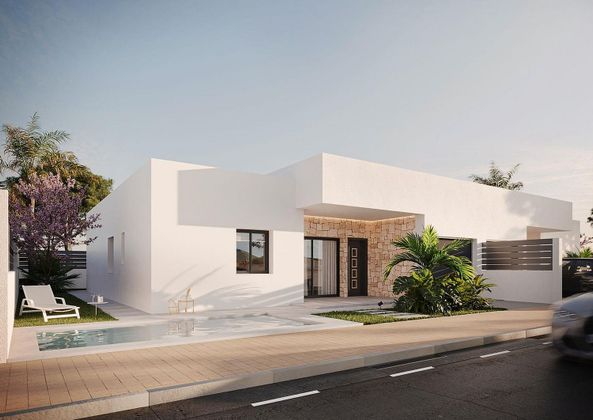 Foto 1 de Casa adossada en venda a calle Fuente Loca de 3 habitacions amb terrassa i piscina