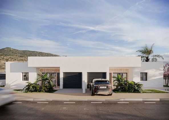 Foto 2 de Casa adossada en venda a calle Fuente Loca de 3 habitacions amb terrassa i piscina