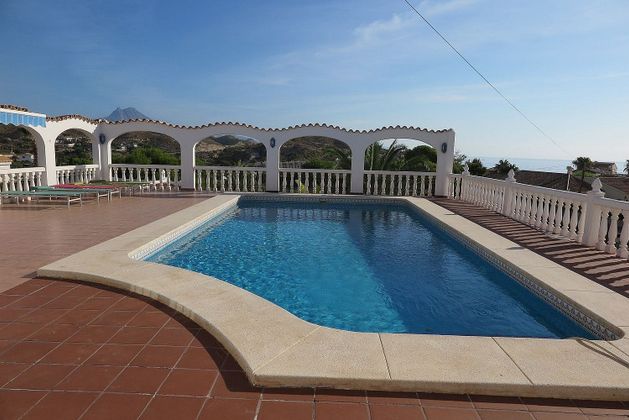 Foto 2 de Venta de casa en Pueblo Acantilado-Venta Lanuza de 3 habitaciones con terraza y piscina