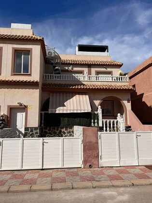 Foto 2 de Casa en venta en Gran Alacant de 3 habitaciones con terraza y piscina