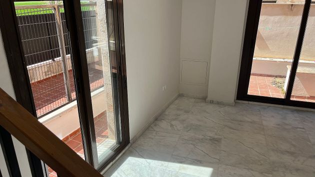 Foto 2 de Dúplex en venda a Puerta de Murcia - Colegios de 2 habitacions amb terrassa i garatge