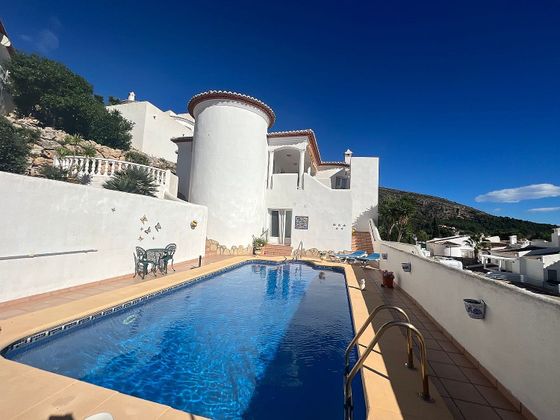 Foto 2 de Venta de chalet en Jalón/Xaló de 4 habitaciones con terraza y piscina