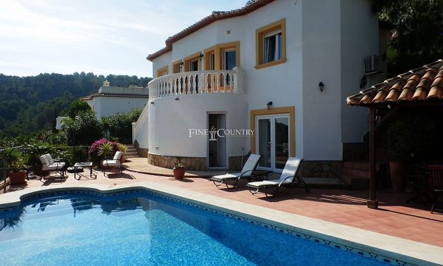 Foto 2 de Chalet en venta en Orba de 3 habitaciones con terraza y piscina